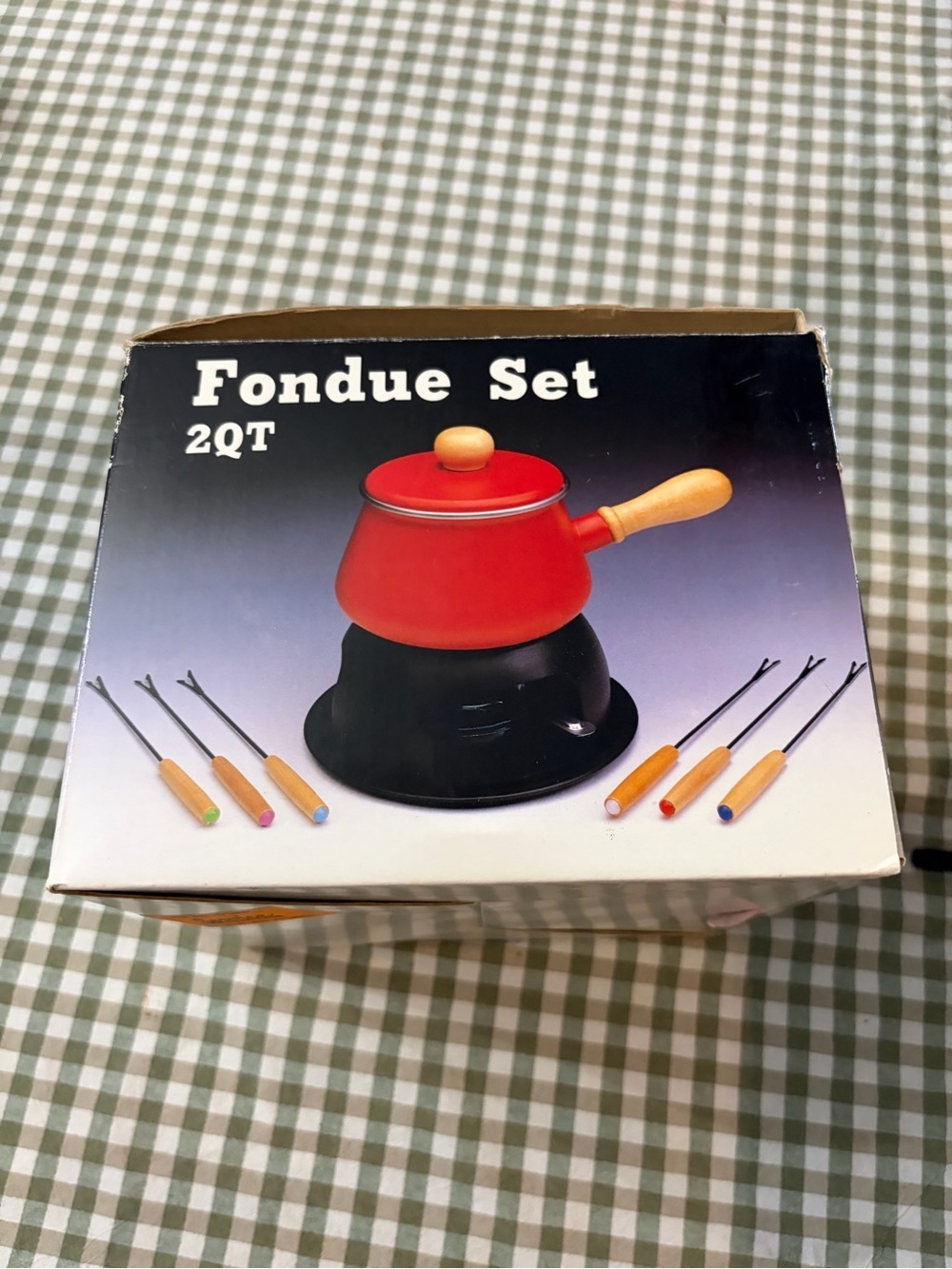 Red Fondue Set with Wooden Handles - 2QT